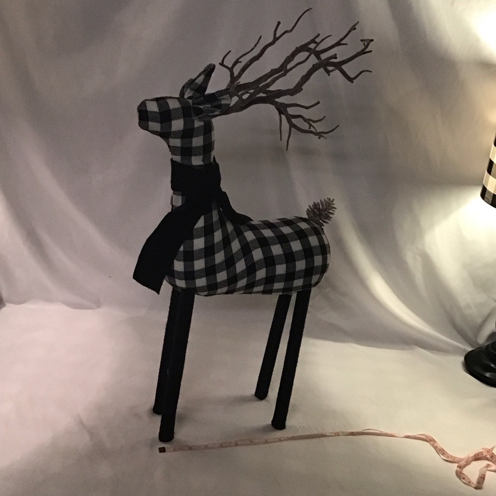 Plaid Reindeer Holiday Decor